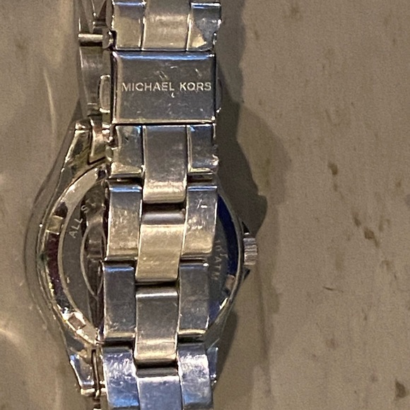 Michael Kors Watch - Picture 2 of 2